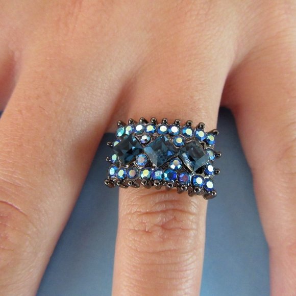 Blue rhinestone adjustable cocktail ring size 6 1/2 NEW - September birthstone - Picture 7 of 11